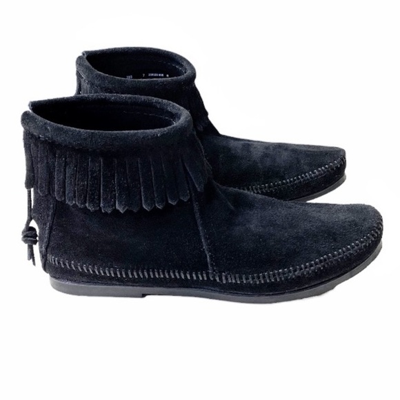 MINNETONKA Black Suede Back Zip Hard-sole Bootie Size 7 - Picture 3 of 15